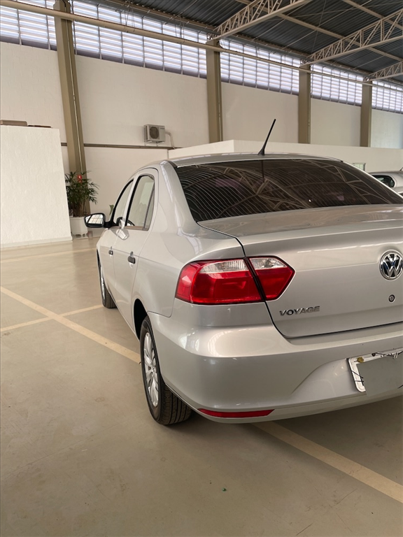 Volkswagen Voyage - 1.6 MSI TOTALFLEX TRENDLINE 4P MANUAL