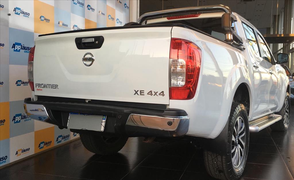 Nissan Frontier - 2.3 16V TURBO DIESEL XE CD 4X4 AUTOMÁTICO