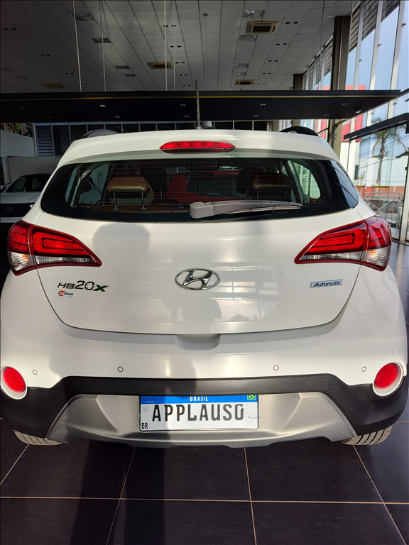 Hyundai Hb20x - 1.6 16V PREMIUM FLEX 4P AUTOMÁTICO