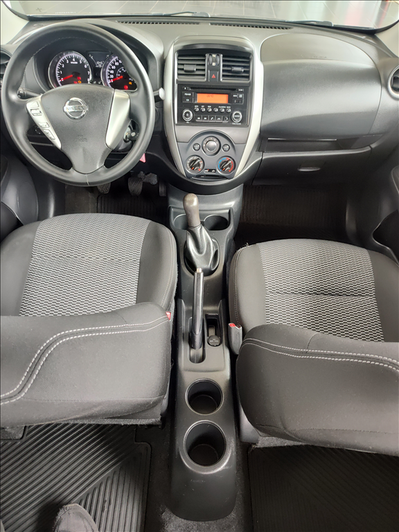 Nissan Versa - 1.6 16V FLEX S 4P MANUAL