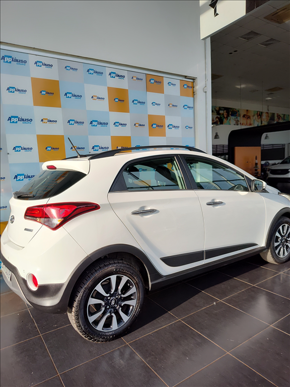 Hyundai Hb20x - 1.6 16V PREMIUM FLEX 4P AUTOMÁTICO