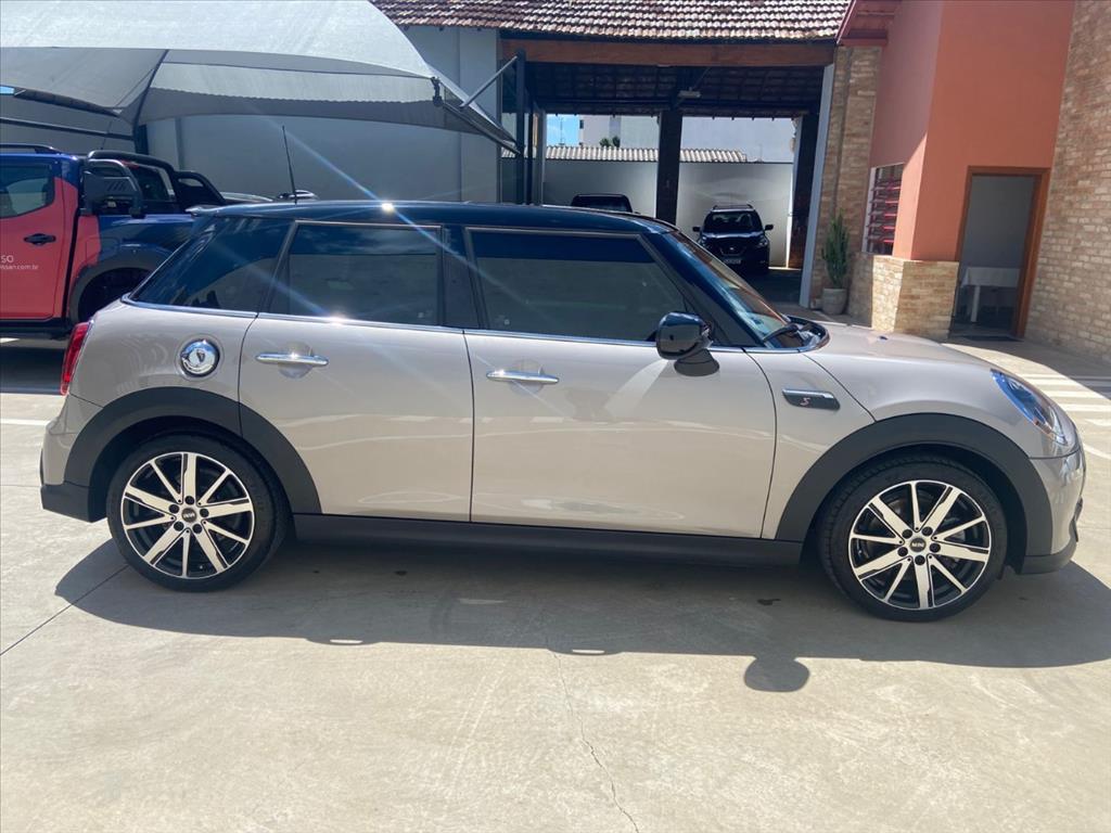 Mini Cooper – 2.0 16V TWINPOWER GASOLINA S 4P STEPTRONIC